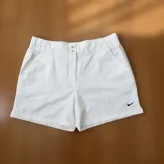 Nike Fit Dry ホワイトショートパンツ Lサイズ