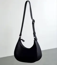メッシュ素材 ハーフムーン ハンドバッグ ブラック - メルカリ