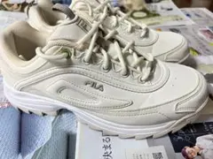 FILA 厚底スニーカー WFW24025-108 24.0cm ホワイト 美品のサムネイル