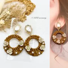 【297】新作❣️パールチタンピアス　ラタンデザインチャーム　ホワイトフラワー