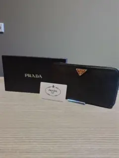 ＰＲＡＤＡ　プラダ　長財布　ラウンドファスナー　三角プレート　ブラック革