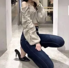 【GYDA】オフショルダー パフスリーブ ニットトップス ベージュ