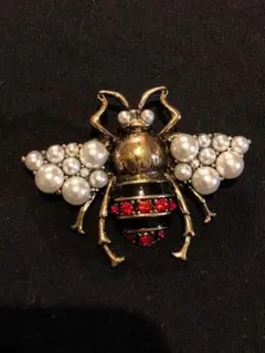 ミツバチ　蜜蜂　ブローチ　昆虫　動物　レディースアクセサリー　バッヂ　コサージュ