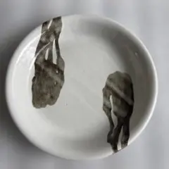 陶器 皿 白釉 墨絵風 抽象模様