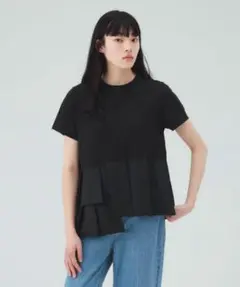 値下げ　BEAMS HEART 黒 フリル アシンメトリー　半袖 トップスのサムネイル