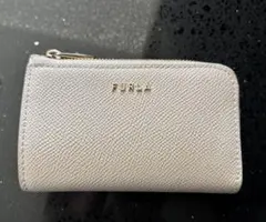 FURLA ホワイト　白　レザー キーケース