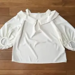 earth music&ecology オフショルダー白ブラウス