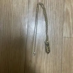 YSL イヴサンローラン ロゴプレート ネックレス ゴールドのサムネイル