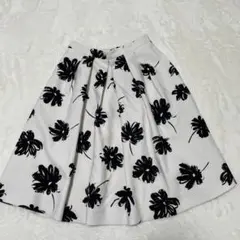 大人可愛い Apuweiser-riche 花柄スカート モノトーン 1