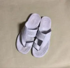 ぎょさん　サンダル　ホワイト Lサイズのサムネイル