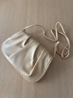 ショルダーバッグ　イエロー　未使用　レディース