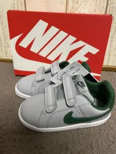新品未使用タグ付き　13センチ NIKE ベビー スニーカー グレー/グリーン