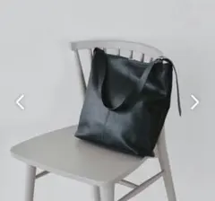 美品】 北欧暮らしの道具店 一田憲子さんとつくった ラウンドレザー