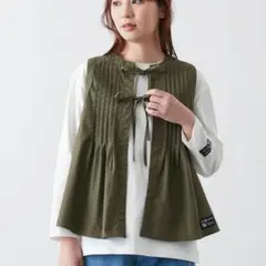 新品タグ付き moz モズ コットンリボンベスト オリーブ色 プリーツベスト