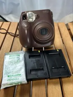 【FUJIFILMチェキ instax mini 7S ブラウン フィルム付き】