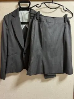 P.S.F.A グレー　スーツ　スカート