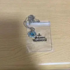 Vivienne Westwood 誰か買ってください可愛らしい顔してるよのサムネイル
