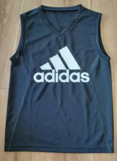 adidas ノースリーブ タンクトップ ブラック キッズ　150cmのサムネイル
