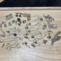 白*髪様 シルバーアクセサリーセット（ペンダントトップ・イヤリング・カフス・ブロ