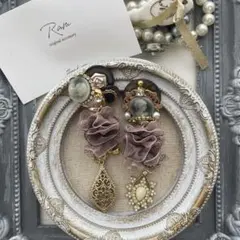 アンティークボタン　カメオ　オーガンジーリボン　アシメ　ピアス　イヤリング