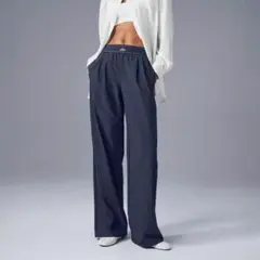 Alo Yoga（アロヨガ） パンツ ボトムス トラウザー ネイビー サイズS
