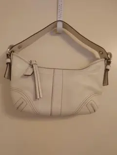 COACH☆ホワイトレザー ショルダーバッグ N°K05S-31