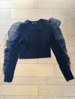 ZARA フリル付きブラック長袖トップス