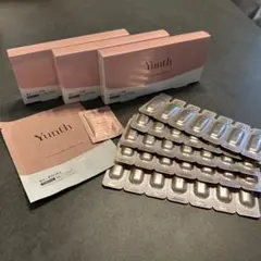 薬用　ホワイトニングエッセンス　PVC a