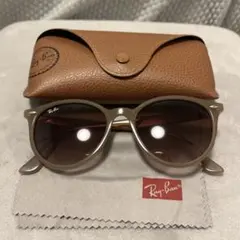 Ray-Ban ベージュ キャットアイ サングラス