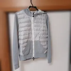 MONCLERグレー フード付き パーカー正規品