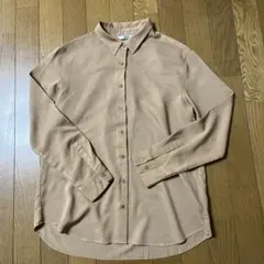 UNIQLO ベージュ 長袖シャツ