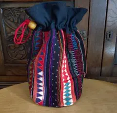 未使用　アカ族　刺繍巾着袋　カラフル　民族衣装リメイク　刺繍ポーチ