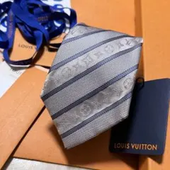 新品❗️箱紙袋セット✨LOUIS VUITTON ヴィトンネクタイ　LVネクタイ