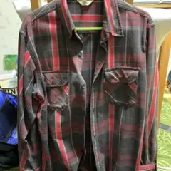 リーバイス グレーと赤のチェック柄ネルシャツ