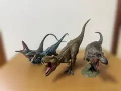 恐竜博 限定 ビスタヒエヴェルソル VS ペンタケラトプス フィギュア