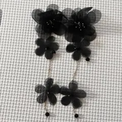 黒色 お花ピアス 結婚式 前撮り お呼ばれ ブライダル