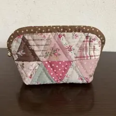 ハンドメイド パッチワークキルトのミニポーチ カントリークラシカル 花柄のサムネイル