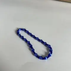 青いビーズのカジュアルブレスレット