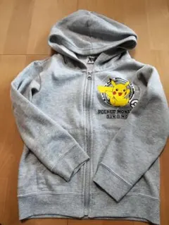ポケットモンスター ピカチュウ パーカー 120　記名あり