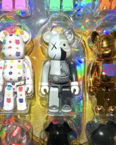 新品未使用　希少　レア　100% BE@RBRICK カウズ　ブリスターボード
