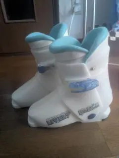 子ども用スキーブーツ 23.0 ホワイト/ブルー