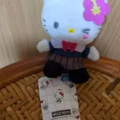 新品未使用 ハローキティ 制服風ぬいぐるみ 約10cm タグ付き