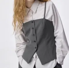 GU フロントボタンビスチェ　ダークグレー