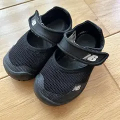 New Balance メッシュサンダル