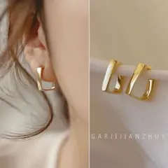 ゴールド スクエア型 ピアス(両耳用)