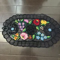 花柄刺繍入りレーステーブルセンター