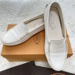 TOD'S レザー フリンジ ローファー オフホワイト - メルカリ