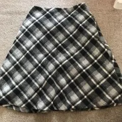 ひざ下　フレアチェックスカート