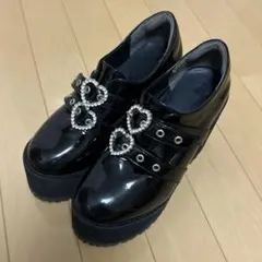 黒いエナメルローファー厚底ハート装飾 アベイル 地雷系 厚底靴