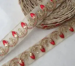 インド刺繍リボン　ベージュ　赤とゴールドの刺繍　1m